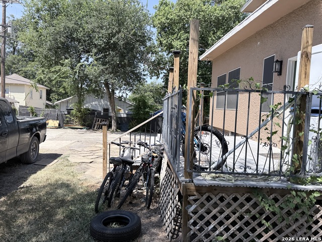 1030 W Huisache Ave Property Photo 5