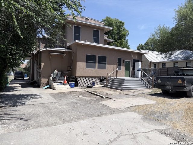 1030 W Huisache Ave Property Photo 6