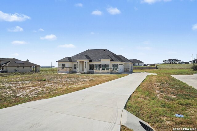 136 Summer Meadow Dr Property Photo 3