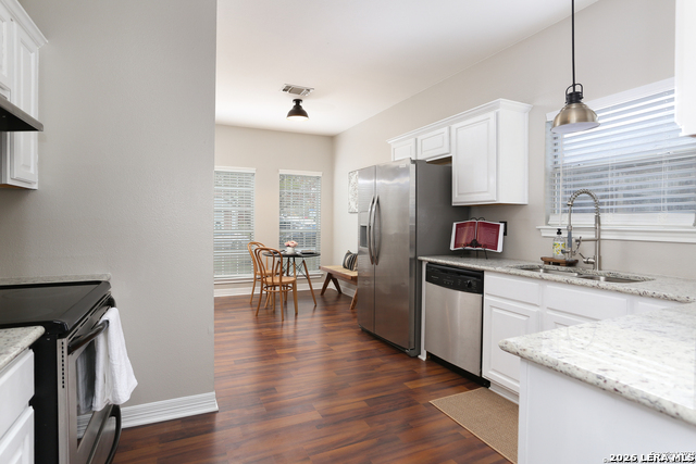 5854 Larkmeadow Property Photo 6