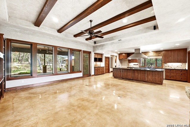 158 Condor Property Photo 6