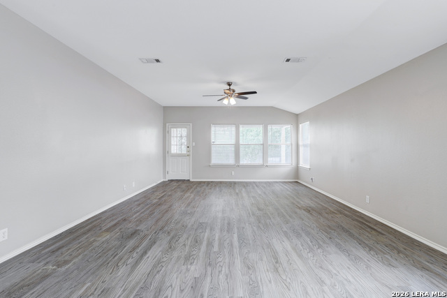 1021 Lynx Bnd Property Photo 5