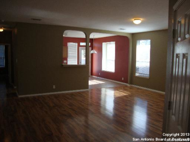 13726 Riverbank Property Photo 4