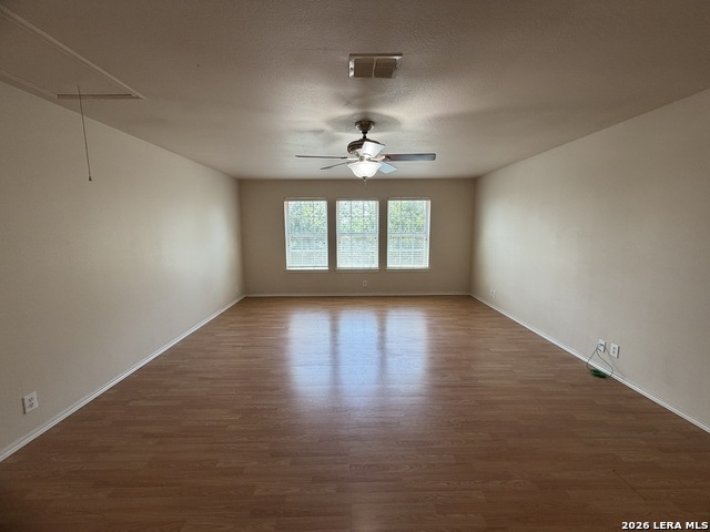 221 Turnberry Dr Property Photo 8