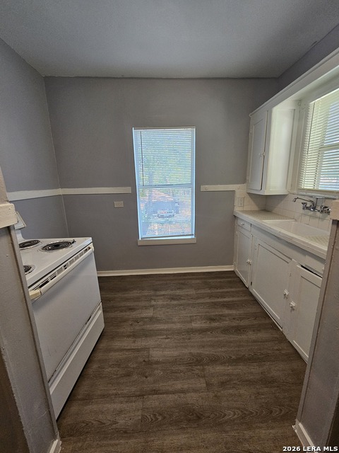 950 Bailey Ave Property Photo 3