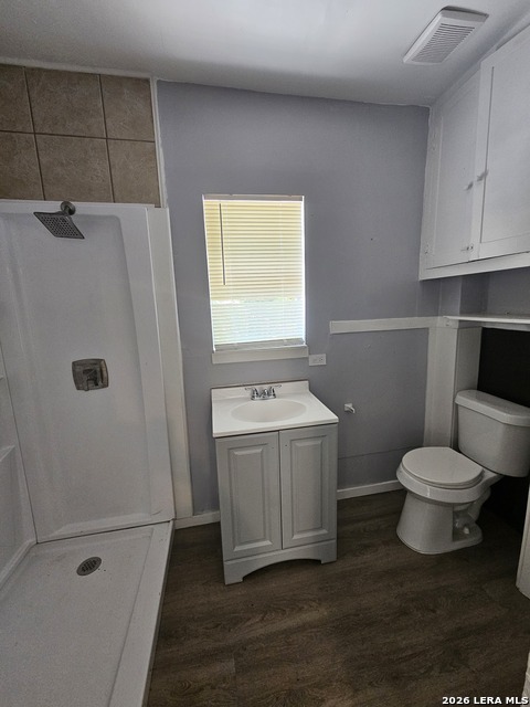 950 Bailey Ave Property Photo 5