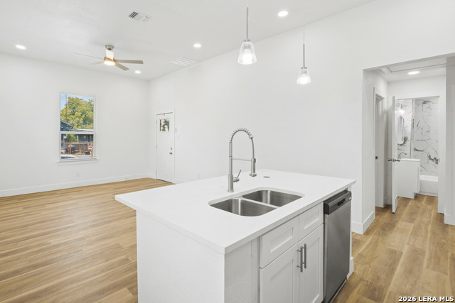 306 W Baylor Property Photo 5
