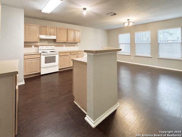 10 Bedford Bay Property Photo 3