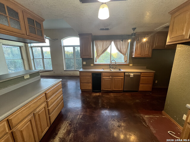 203 Winchester Dr Property Photo 3