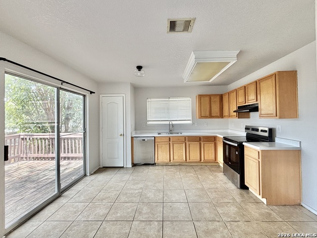 5559 Spring Walk Property Photo 4