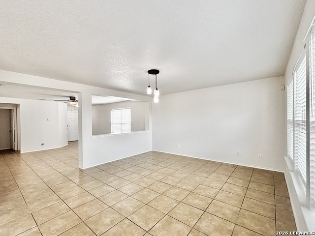 5559 Spring Walk Property Photo 5
