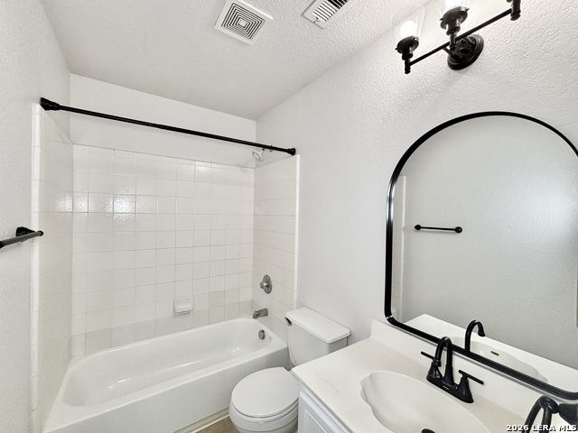 5559 Spring Walk Property Photo 9