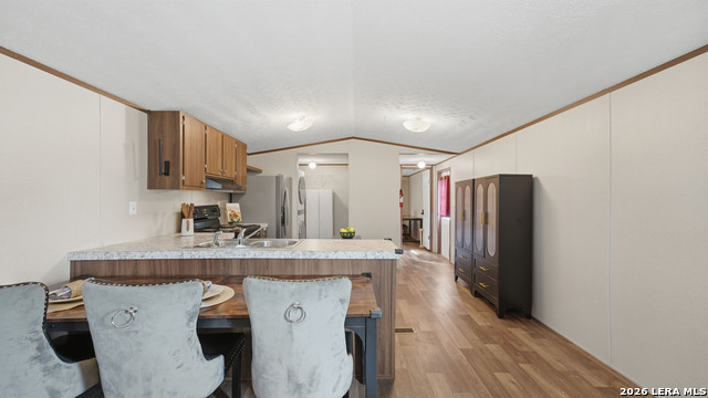 453 E Zipp Rd Property Photo 7