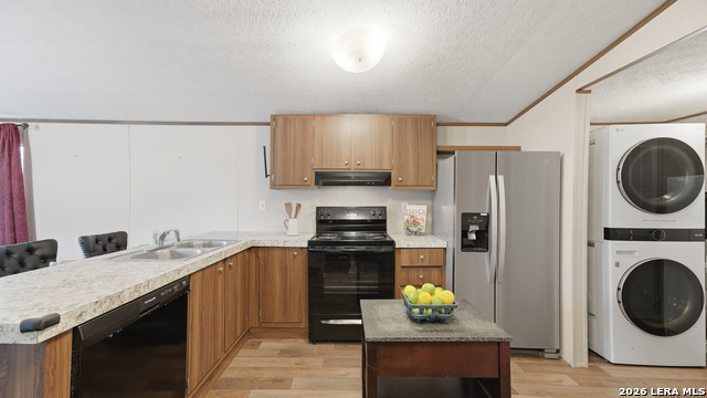 453 E Zipp Rd Property Photo 11