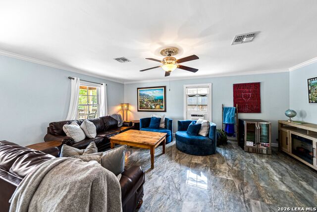 204 N Acorn St Property Photo 9