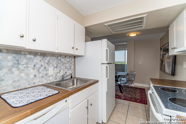 7039 San Pedro Ave Property Photo 6