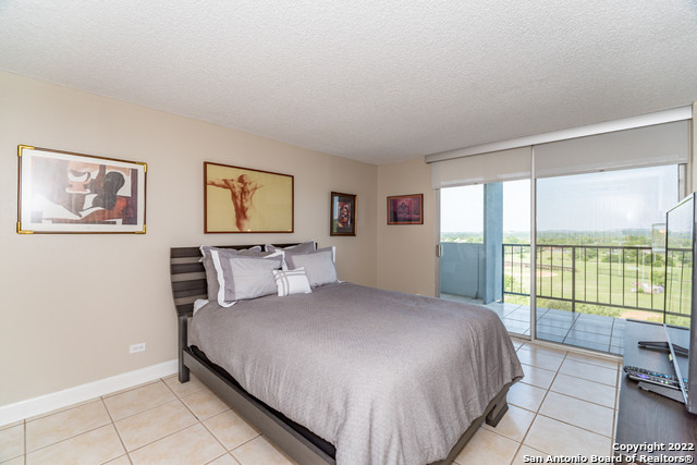 7039 San Pedro Ave Property Photo 9