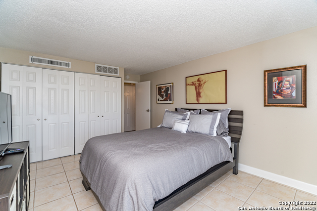 7039 San Pedro Ave Property Photo 10
