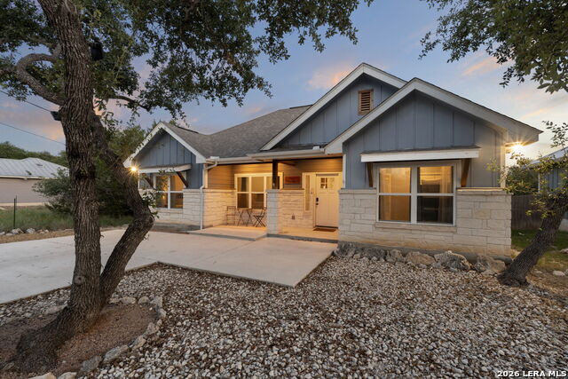 986 Paradise Dr Property Photo 2