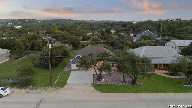 986 Paradise Dr Property Photo 3