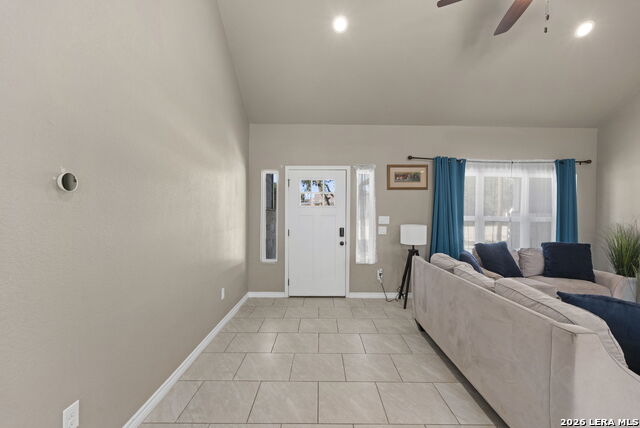 986 Paradise Dr Property Photo 6
