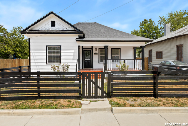 223 Porter St Property Photo 1