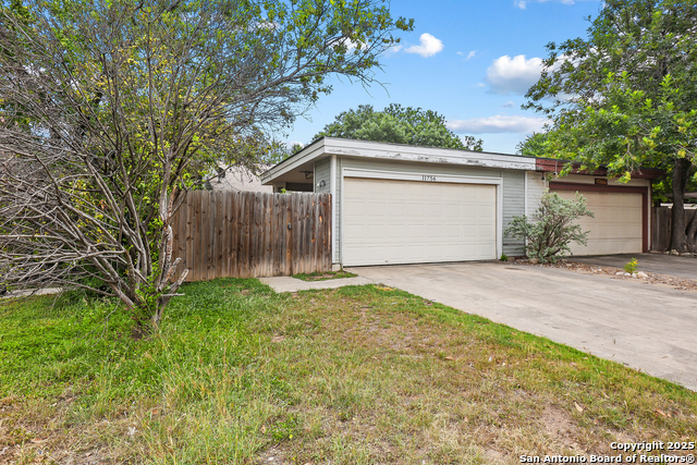 11756 Spring Club Dr Property Photo 3