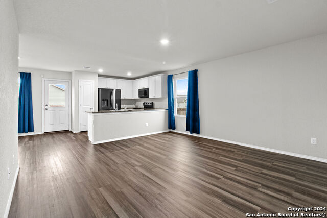 5734 Mountain Pt Property Photo 3