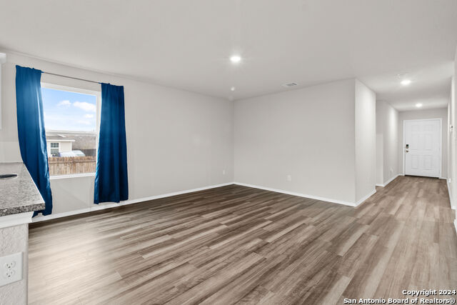 5734 Mountain Pt Property Photo 4