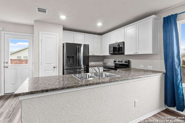 5734 Mountain Pt Property Photo 6