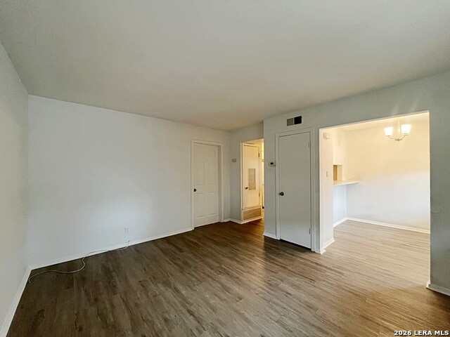 311 E San Antonio Property Photo 7