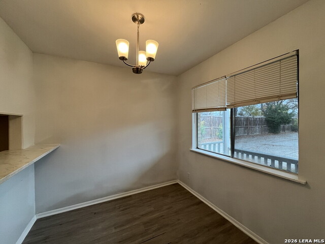 311 E San Antonio Property Photo 9