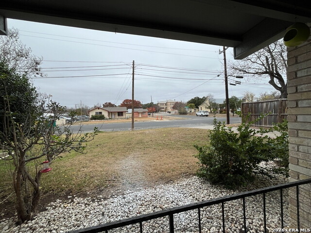311 E San Antonio Property Photo 20