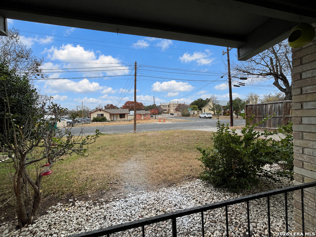311 E San Antonio Property Photo 20