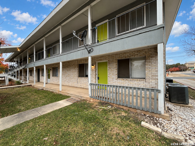 311 E San Antonio Property Photo 24