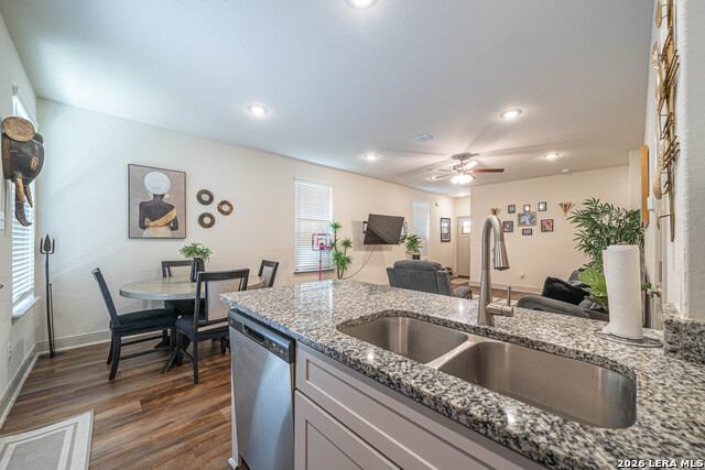 7616 Magnolia Vlg Property Photo 14