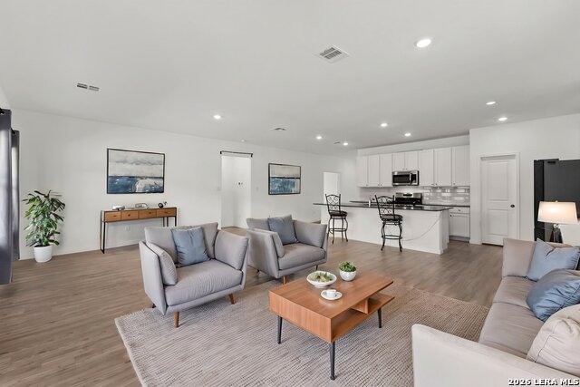 1615 Day Lily Property Photo 4