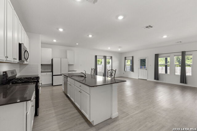 1615 Day Lily Property Photo 7