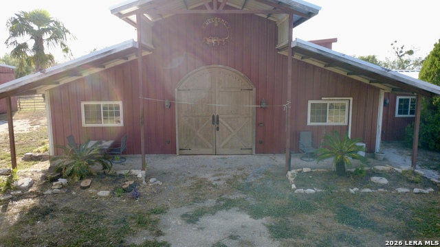 2710 N State Highway 80 Property Photo 2
