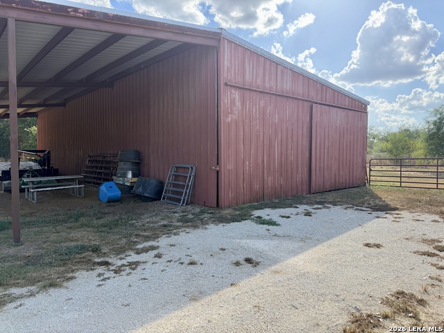 2710 N State Highway 80 Property Photo 6