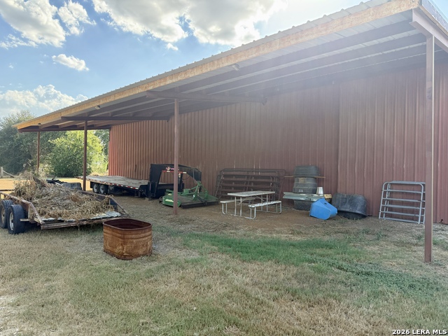 2710 N State Highway 80 Property Photo 7