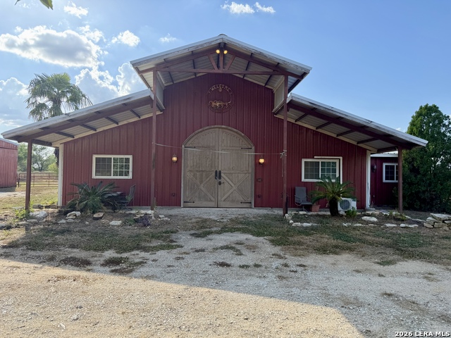 2710 N State Highway 80 Property Photo 11