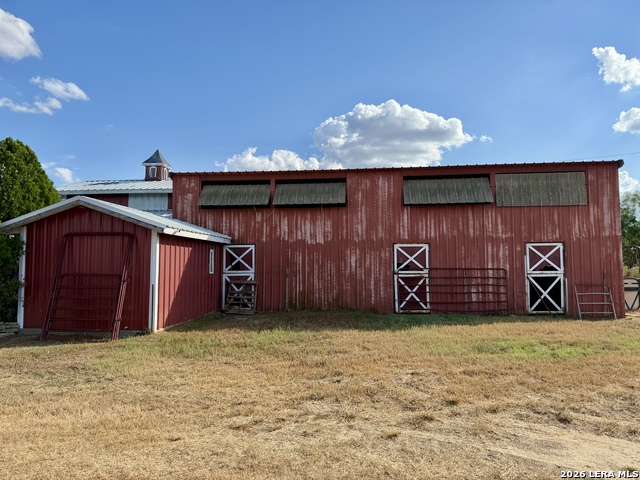 2710 N State Highway 80 Property Photo 15