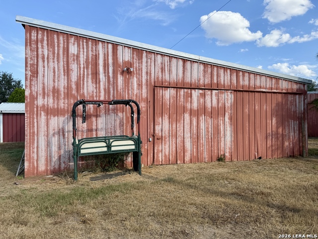 2710 N State Highway 80 Property Photo 17