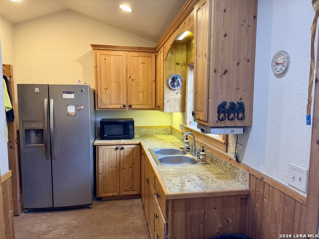 2710 N State Highway 80 Property Photo 32