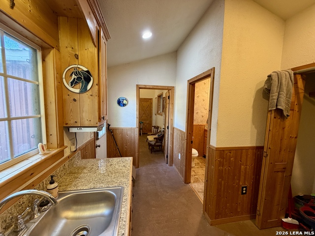 2710 N State Highway 80 Property Photo 40