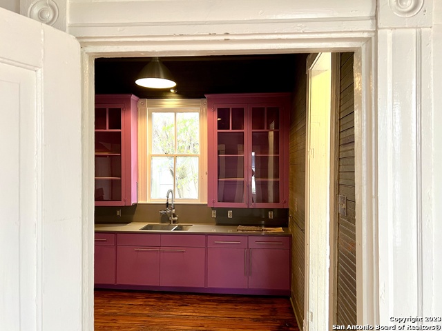 902 N Pine St Property Photo 10