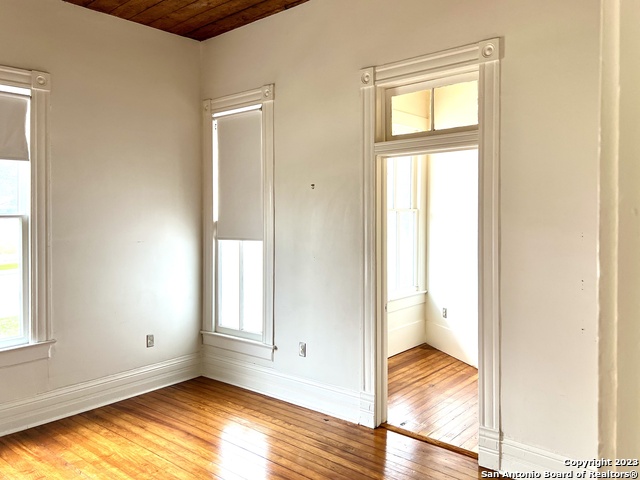 902 N Pine St Property Photo 16