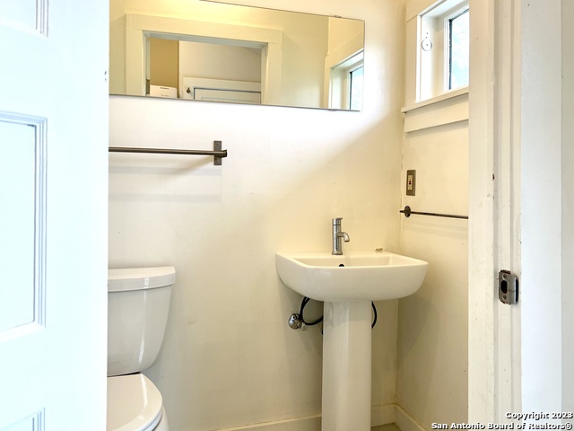 902 N Pine St Property Photo 21
