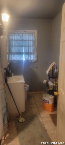1711 S Tyler Property Photo 32